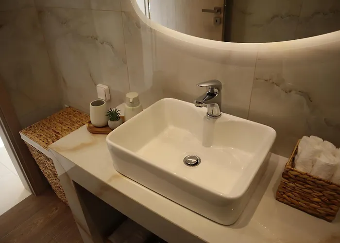 Merelia Luxury * Charaki