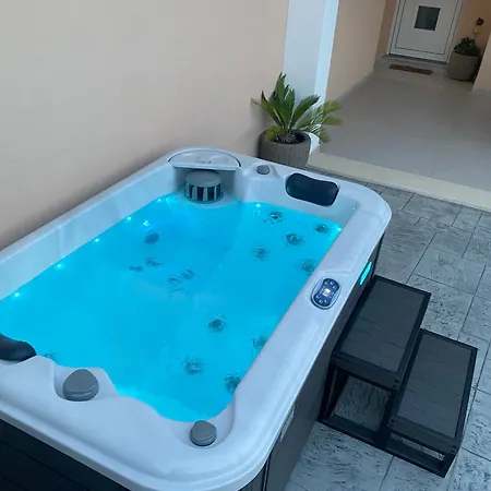 Merelia Luxury Charaki